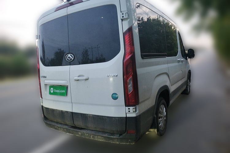 Used SAIC MAXUS Xintu V90 2024 ZhiJie 2.0T Manual Front-Wheel-Drive Short Wheelbase Mid-Roof Design with Single Rear Tire—5/6 Seater Rear Right 45 Deg