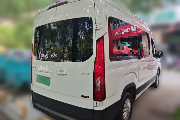 Used SAIC MAXUS Xintu V90 2024 ZhiJie 2.0T Automatic Rear-Drive Long-Wheelbase High-Roof Model with Single Rear Tire Available in 6/7-Seater Configurations Rear Right 45 Deg