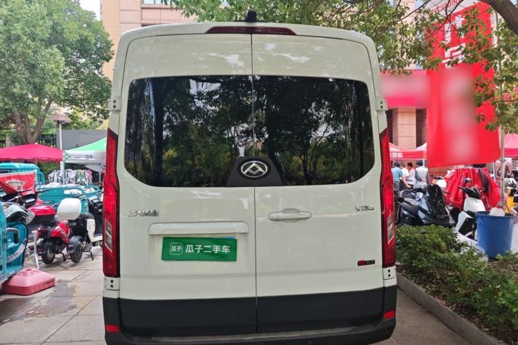 Used SAIC MAXUS Xintu V90 2024 ZhiJie 2.0T Automatic Rear-Drive Long-Wheelbase High-Roof Model with Single Rear Tire Available in 6/7-Seater Configurations Rear