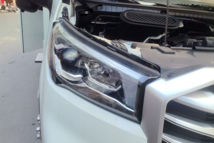 Used SAIC MAXUS Xintu V90  Right Front Headlight