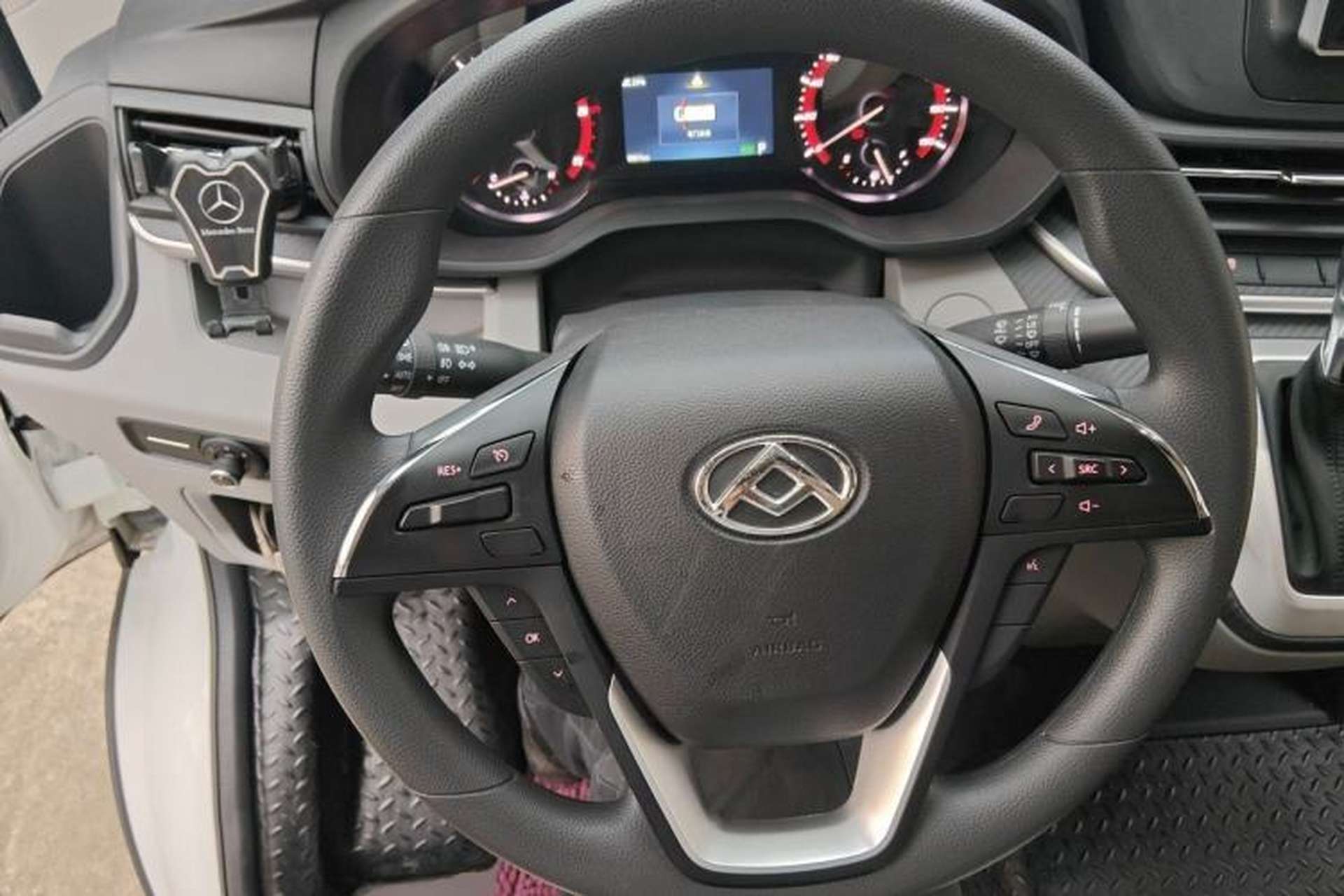 Used SAIC MAXUS Xintu V90  Steering Wheel