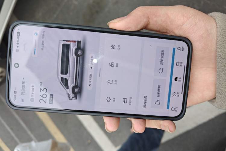 Used SAIC MAXUS Xintu V90 2024 ZhiJie 2.0T Automatic Front-Wheel-Drive Short Wheelbase Mid-Height Design with Single Rear Tire—5/6 Seater Vehicle Key
