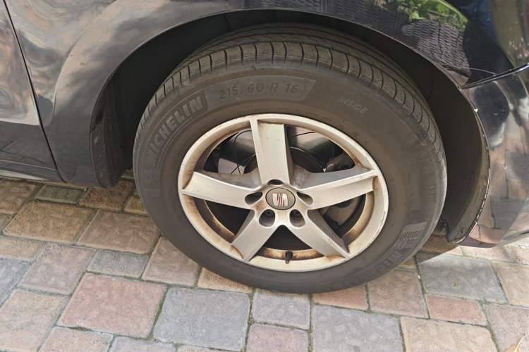 Used Seat Alhambra 2013 1.8 TSI Luxury Navigation Version Euro IV Right Front Wheel Hub