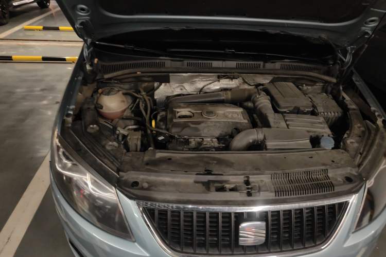 Used Seat Alhambra 2013 2.0 TSI Ultimate Edition Euro IV Engine Bay Right