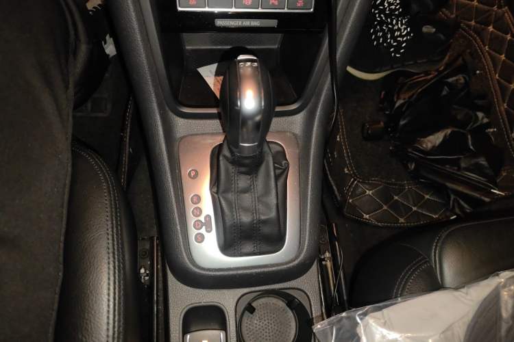 Used Seat Alhambra 2013 2.0 TSI Ultimate Edition Euro IV Gear Lever
