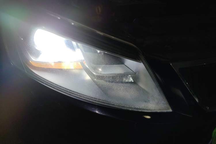 Used Seat Alhambra 2013 1.8TSI Luxury Edition Euro IV Right Front Headlight