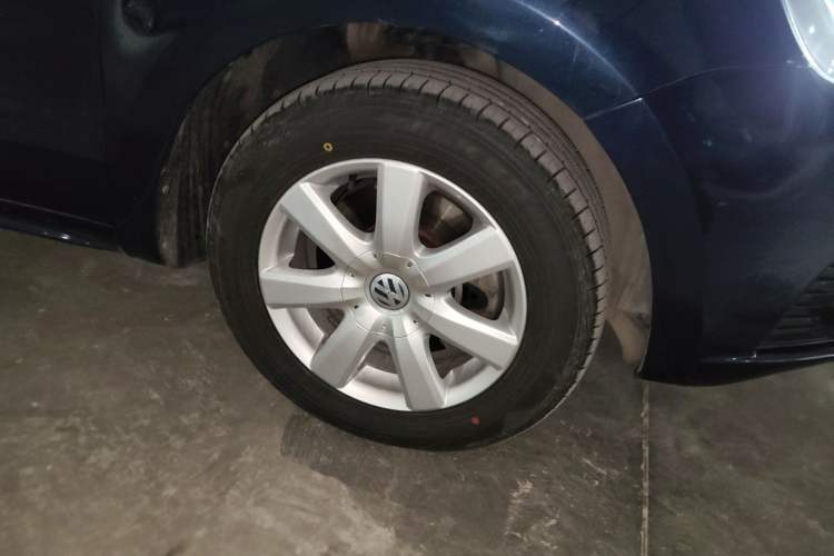 Used Seat Alhambra 2013 1.8TSI Luxury Edition Euro IV Right Front Wheel Hub