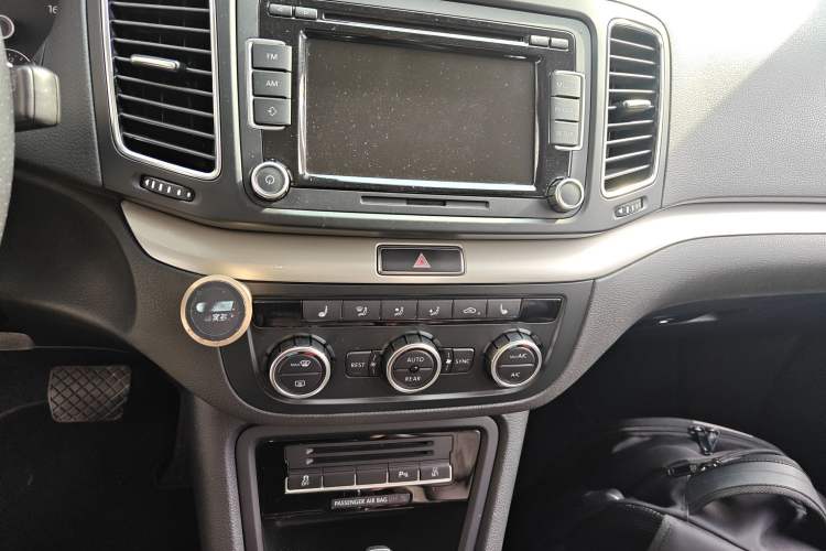 Used Seat Alhambra 2013 1.8TSI Luxury Edition Euro IV Audio And AC Panel