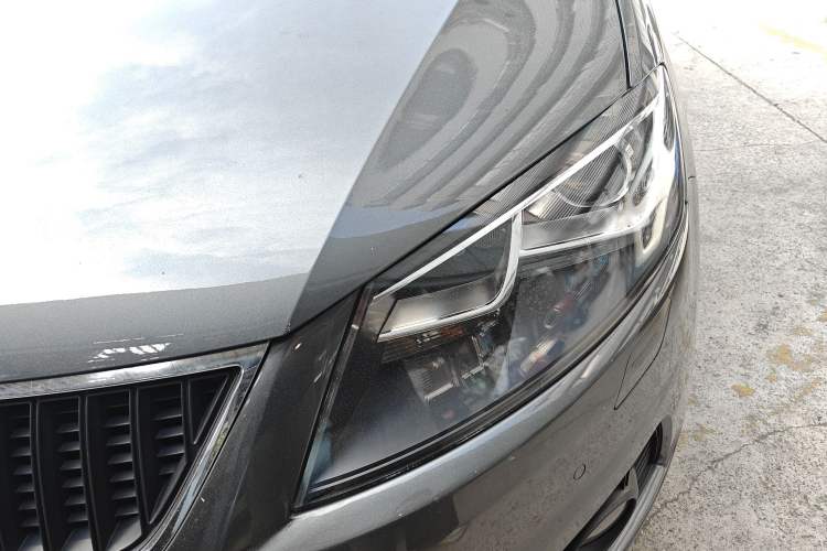 Used Seat Alhambra 2013 1.8TSI Luxury Edition Euro IV Left Front Headlight