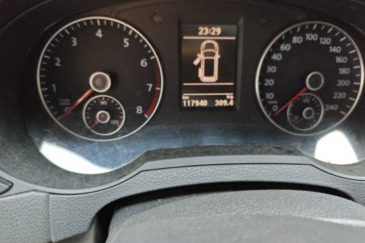 Used Seat Alhambra 2013 1.8 TSI Luxury Navigation Version Euro IV Odometer Close Up