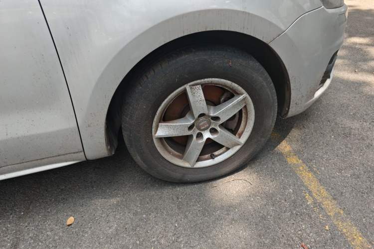 Used Seat Alhambra 2013 1.8 TSI Luxury Navigation Version Euro IV Right Front Wheel Hub
