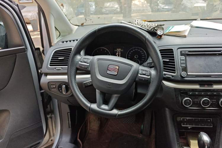 Used Seat Alhambra 2013 1.8 TSI Luxury Navigation Version Euro IV Steering Wheel