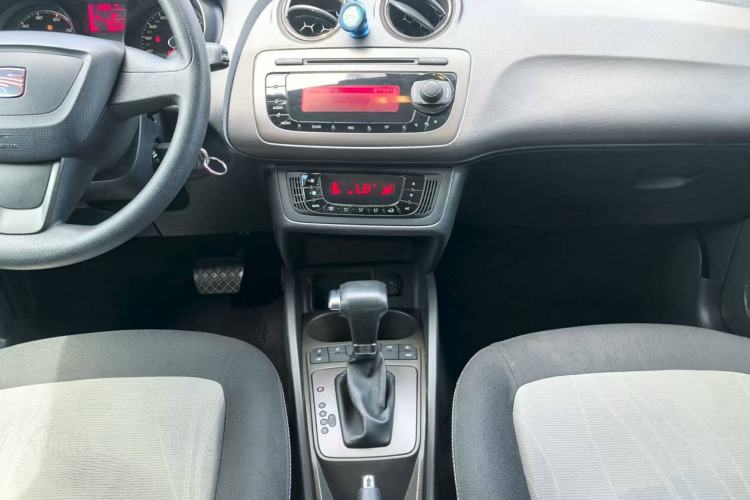 Used Seat Ibiza 2013 1.2TSI 5-Door Style Trim Interior 6