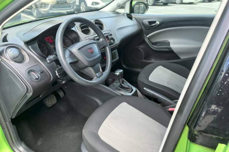 Used Seat Ibiza 2013 1.2TSI 5-Door Style Trim Interior 8