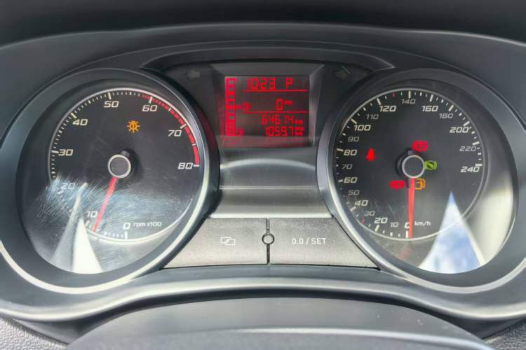 Used Seat Ibiza 2013 1.2TSI 5-Door Style Trim Odometer Close Up