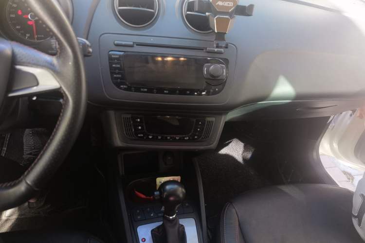 Used Seat Ibiza 2013 1.4TSI Travel Edition FR Audio And AC Panel