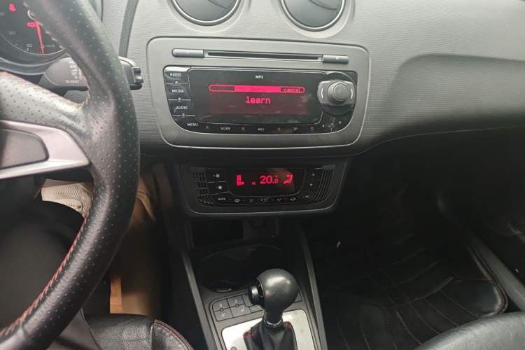 Used Seat Ibiza 2013 1.4TSI 3-Door FR Model Audio And AC Panel