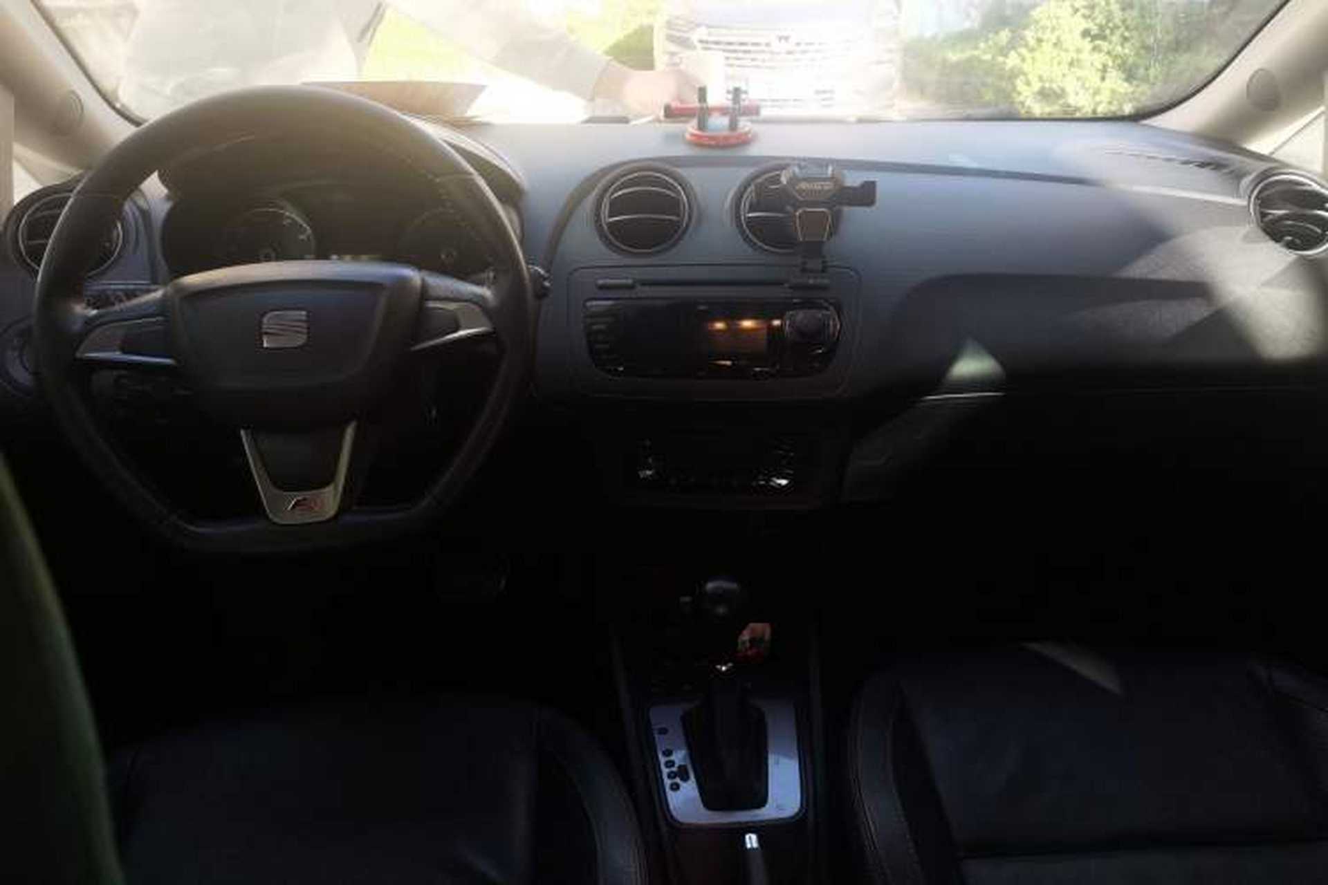 Used Seat Ibiza 2013 1.4TSI Travel Edition FR Center Console