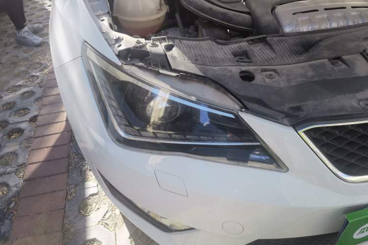 Used Seat Ibiza 2013 1.4TSI Travel Edition FR Right Front Headlight
