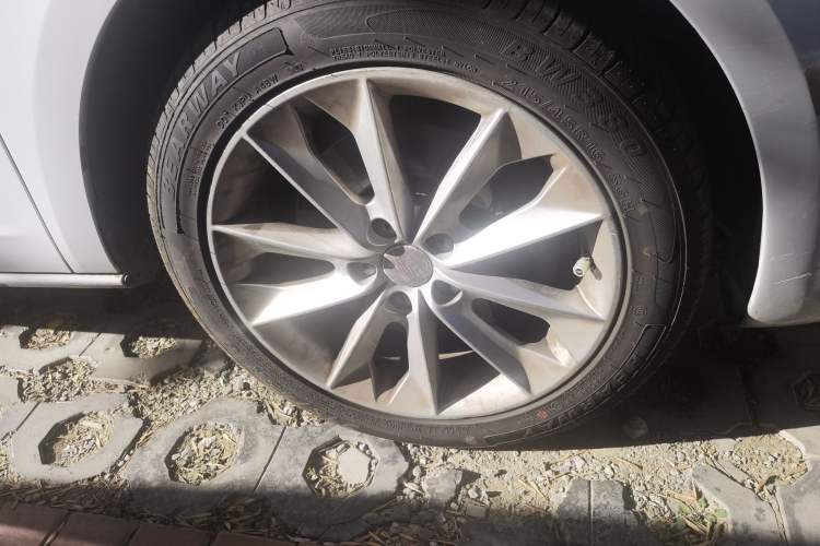 Used Seat Ibiza 2013 1.4TSI Travel Edition FR Right Front Wheel Hub