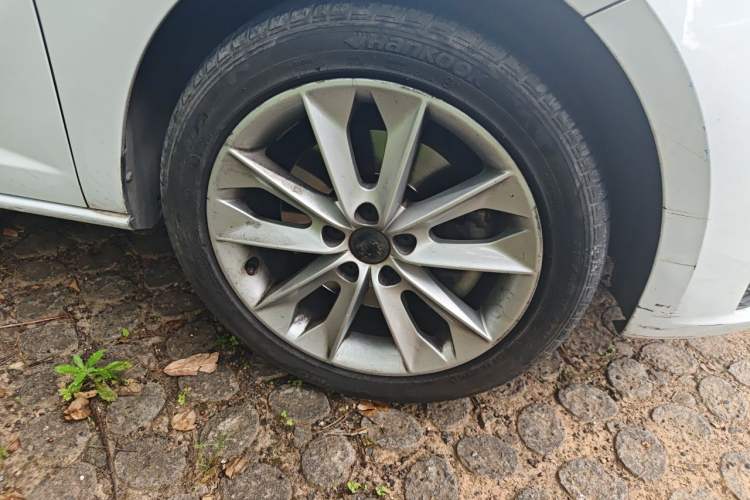 Used Seat Ibiza 2013 1.4TSI 3-Door FR Model Right Front Wheel Hub