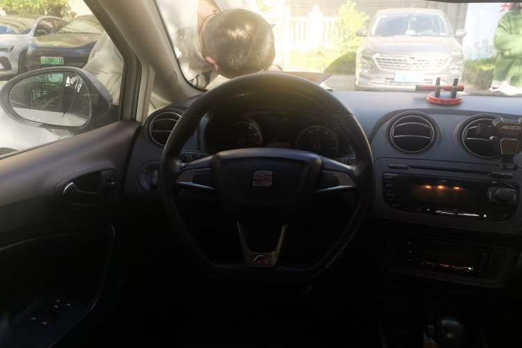 Used Seat Ibiza 2013 1.4TSI Travel Edition FR Steering Wheel