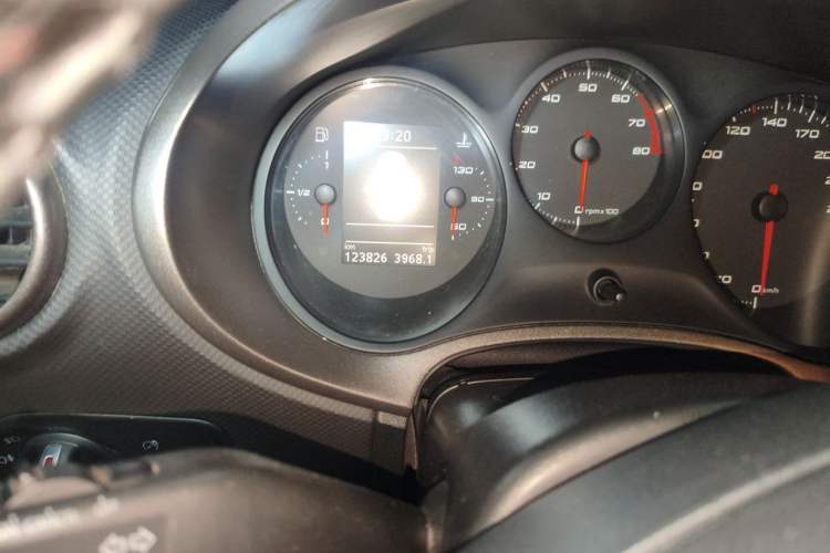 Used Seat LEON 2012 1.8TSI FR+ Odometer Close Up