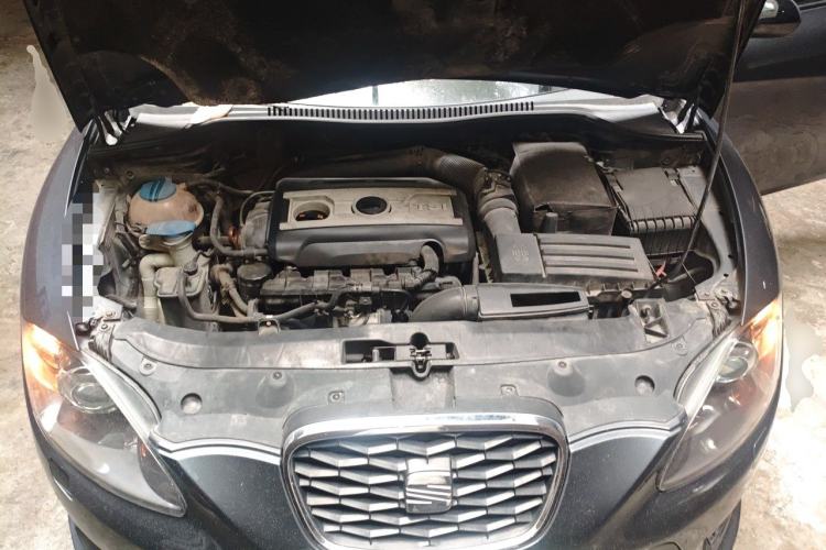 Used Seat LEON 2012 2.0 TSI CUPRA Engine Bay