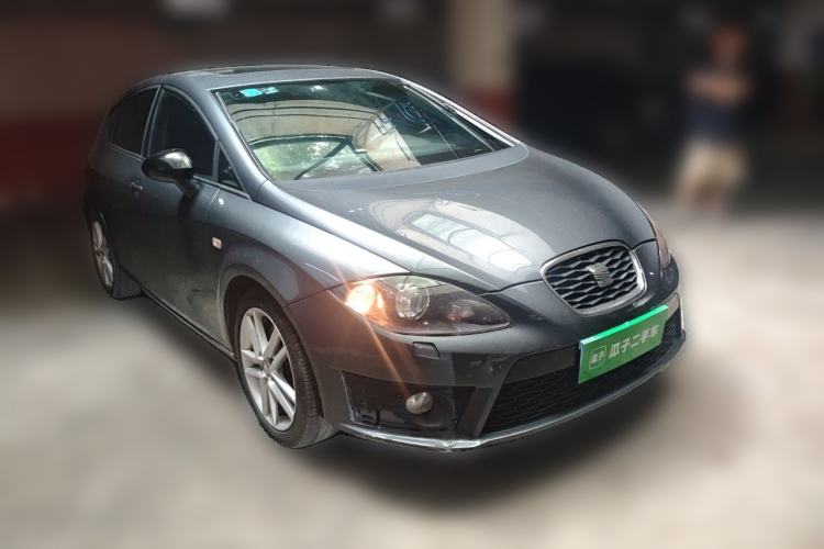 Used Seat LEON 2012 2.0 TSI CUPRA Front Right 45 Deg
