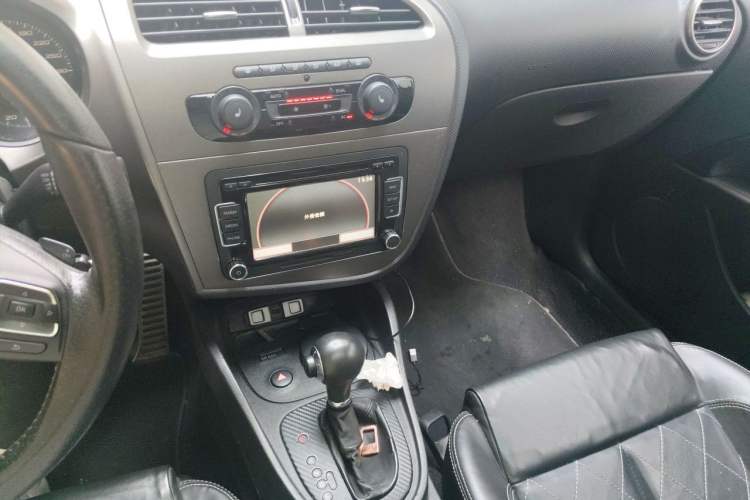 Used Seat LEON 2012 2.0 TSI CUPRA Audio And AC Panel