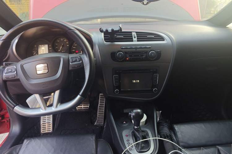 Used Seat LEON 2012 2.0 TSI CUPRA Center Console