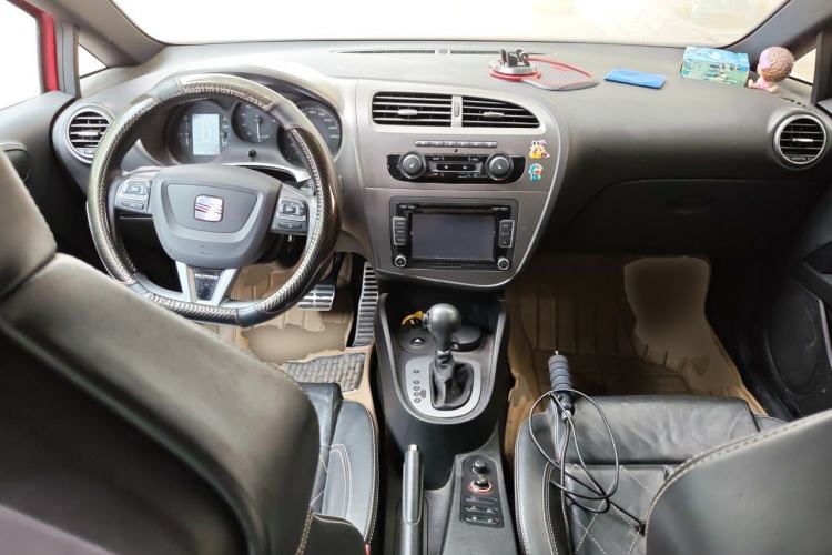 Used Seat LEON 2012 2.0 TSI CUPRA Center Console