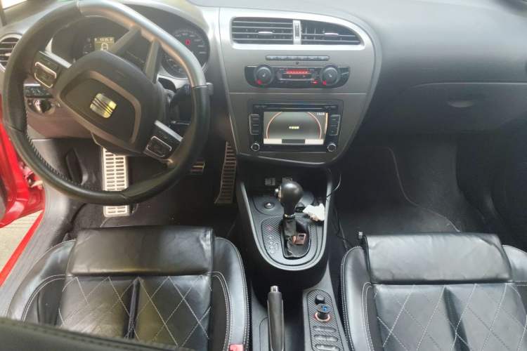 Used Seat LEON 2012 2.0 TSI CUPRA Center Console