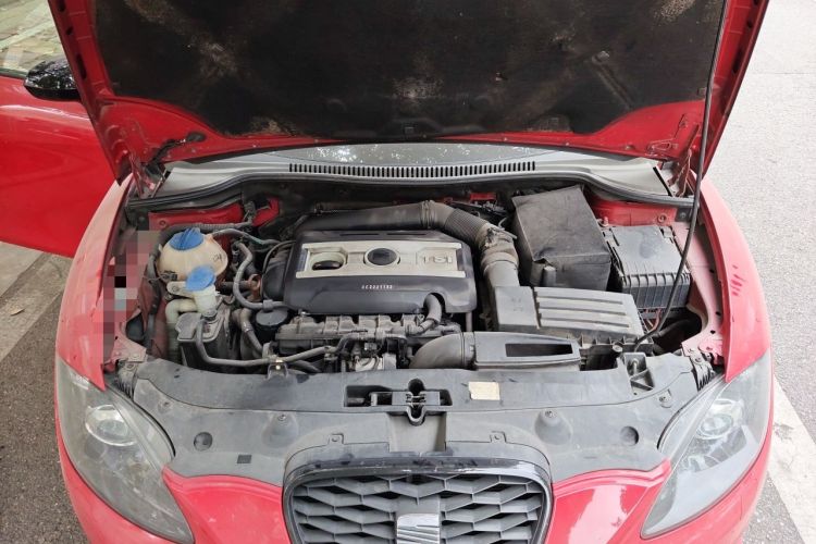 Used Seat LEON 2012 2.0 TSI CUPRA Engine Bay