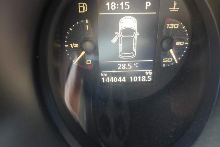 Used Seat LEON 2012 2.0 TSI CUPRA Odometer Close Up