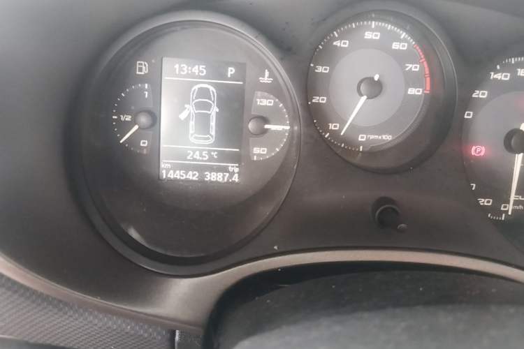 Used Seat LEON 2012 2.0 TSI CUPRA Odometer Close Up