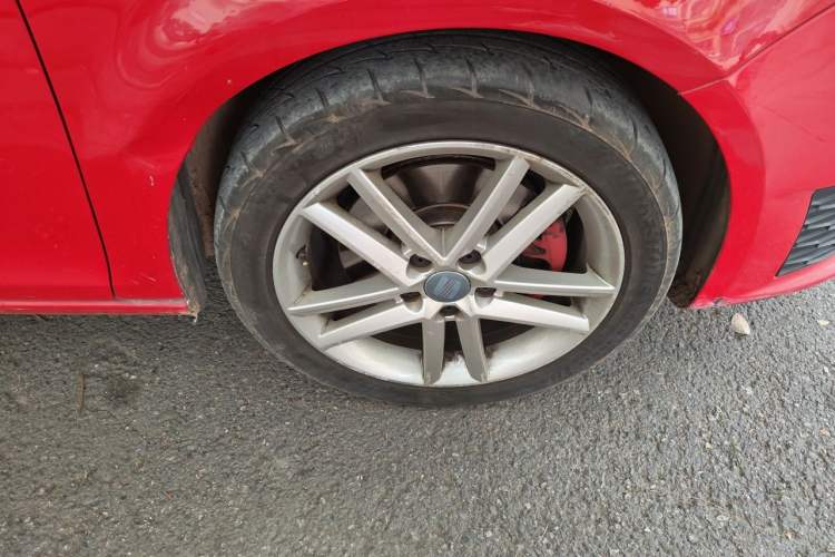 Used Seat LEON 2012 2.0 TSI CUPRA Right Front Wheel Hub
