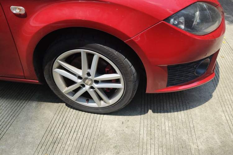 Used Seat LEON 2012 2.0 TSI CUPRA Right Front Wheel Hub