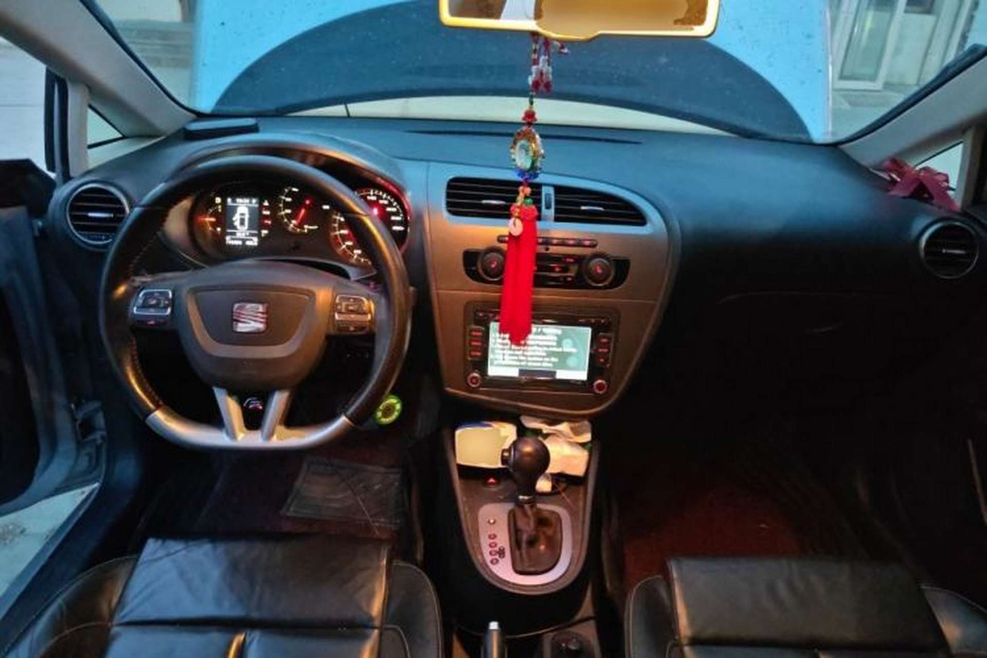 Used Seat LEON 2012 1.8TSI FR model Center Console