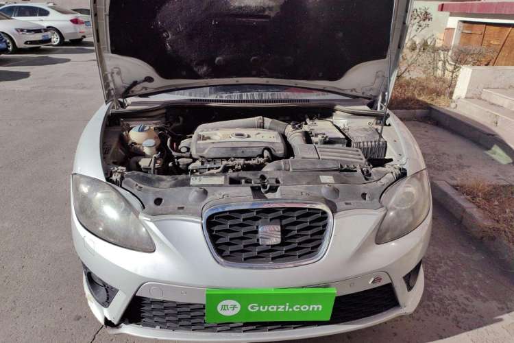 Used Seat LEON 2012 1.8TSI FR+ Engine Bay