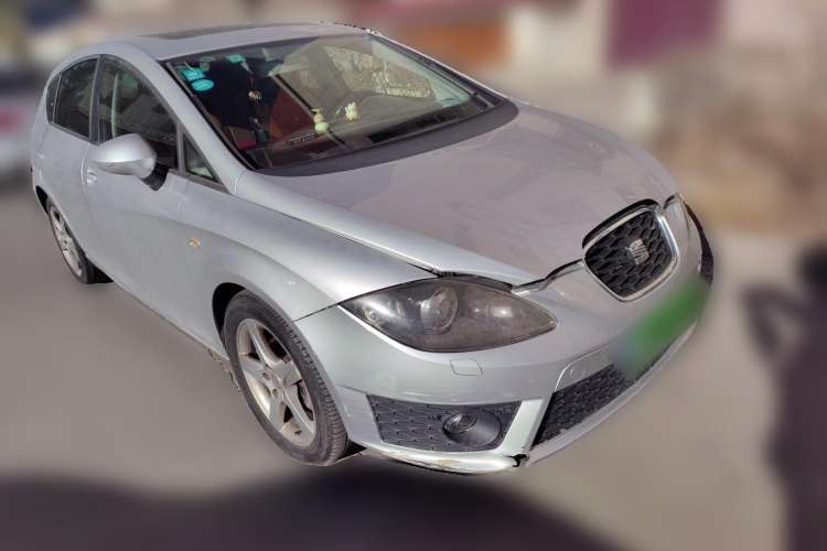 Used Seat LEON 2012 1.8TSI FR+ Front Right 45 Deg