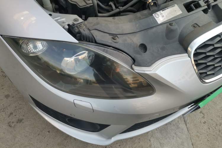 Used Seat LEON 2012 1.8TSI FR+ Right Front Headlight