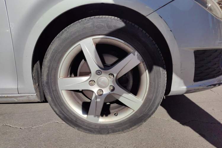 Used Seat LEON 2012 1.8TSI FR+ Right Front Wheel Hub