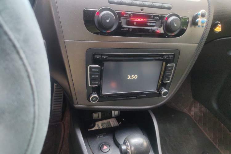 Used Seat LEON 2012 2.0 TSI CUPRA Audio And AC Panel
