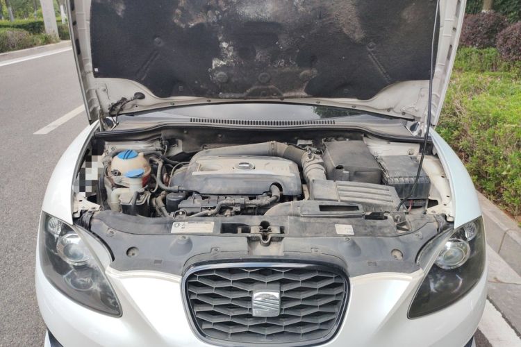Used Seat LEON 2012 2.0 TSI CUPRA Engine Bay