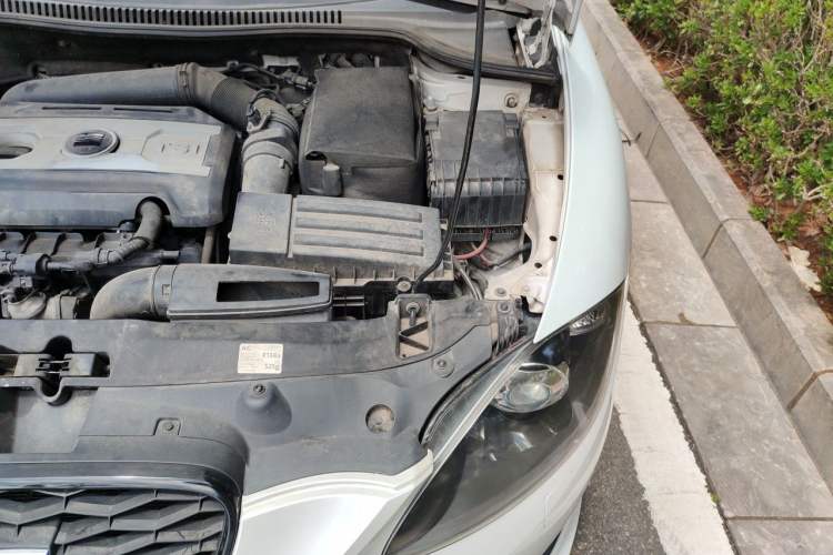 Used Seat LEON 2012 2.0 TSI CUPRA Engine Bay Left