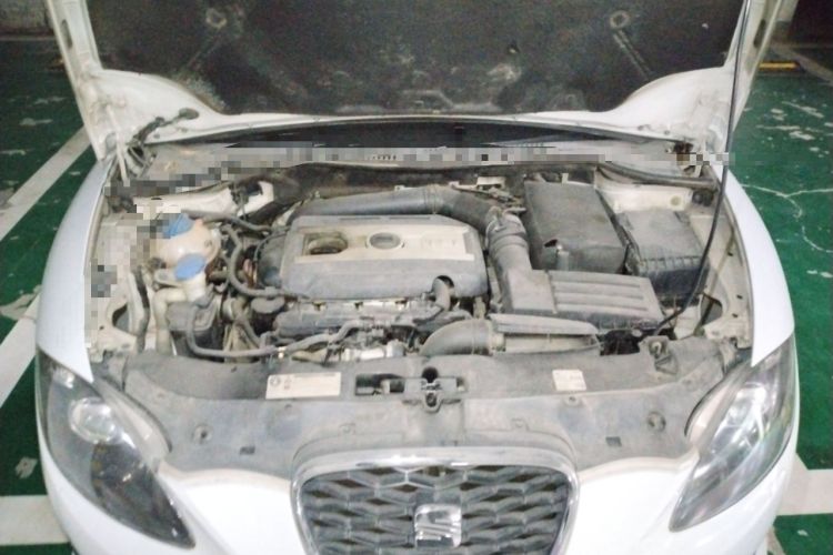 Used Seat LEON 2012 1.8TSI FR+ Engine Bay