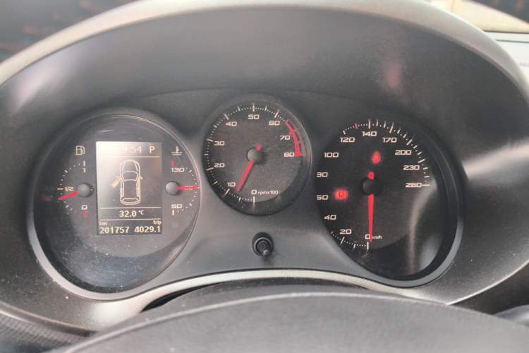 Used Seat LEON 2012 1.8TSI FR model Instrument Cluster