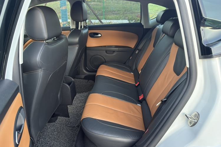 Used Seat LEON 2012 1.8TSI FR+ Interior 2