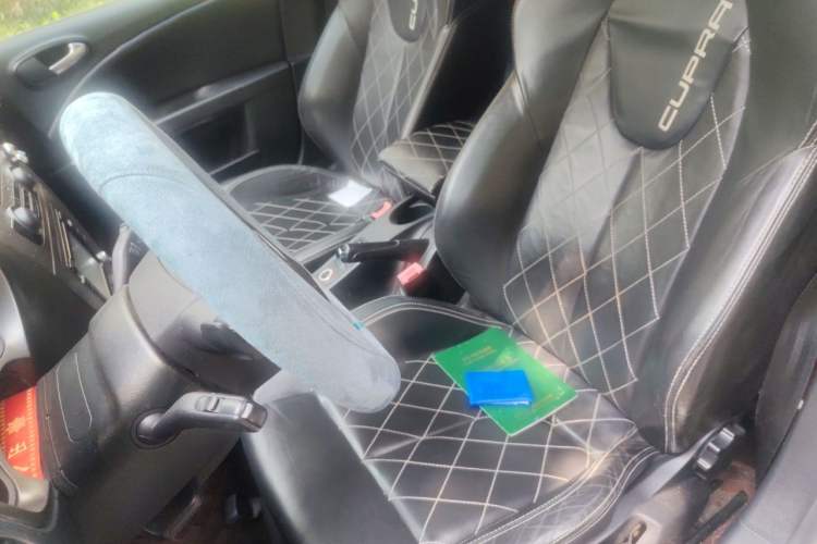 Used Seat LEON 2012 2.0 TSI CUPRA Left Front Seat